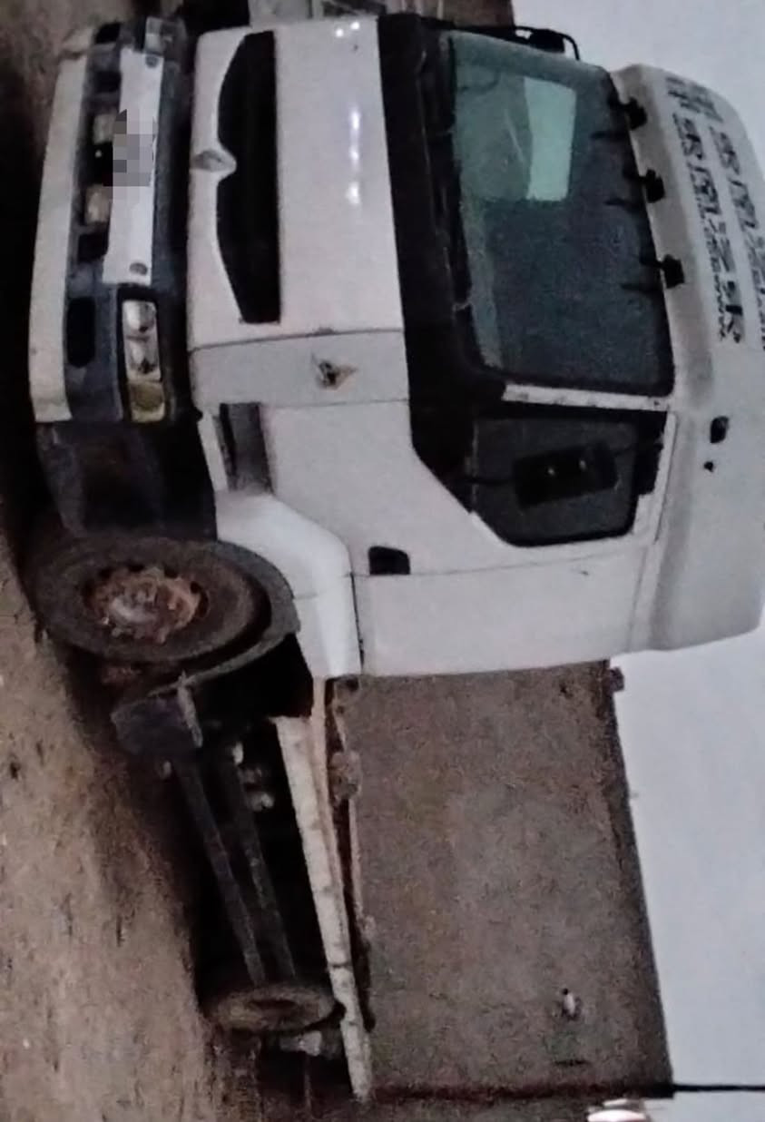 السلام عليكم رينو للبيع مكينه 420 نظيفه بم و نوزل  سياره قاطره سنويه منتهيه لل 22 ابيع هل موجود مكاني بغداد حي البتول سعرها 50وبيهه مجال رقمهه بغداد الماني عوزهه باتريات بس وهذا رقمي ***********
