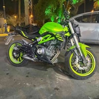 دراجه بنلي ٣٠٢s للبيع الاوراق كامله و دراجه مرقمه و لون مميز  ماشيه فق...