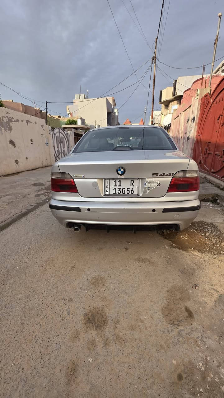 V8 BMW
🚗 موديل 1997
⚙️ محرك 8 سلندر 3.5 – عزم نار وصوت يونس
🔧 كير أوتوماتيك تيبترونك ثلاث انظمه 
🛞 ويل حجم ١٧m
💨✈️بيها شلعه نار 🔥
مضخم صوت بل صندوك 🎼
سستم صوت وعزل يخبل 🔥🎼
✨ فل مواصفات + دعامات M 
🛋️ داخل جديد كشنات جلد 
❄️ تبريد ثلج تدفئه شغاله 
🔌 كلشي بيها شغال بدون استثناء
‏ 🔥 كزور رياضي بيها منظومه نار من الكزوز
🧼 الحالة:
صبغ عام جماليه 
✔️ بدون ضرر
✔️ سقف تنتا سلايت طكتين 
✔️ محرك وكير شرط لوك
✔️ جاهزه لاأخير ترايك للبصره                                         موبايل+واتس ***********
***********
