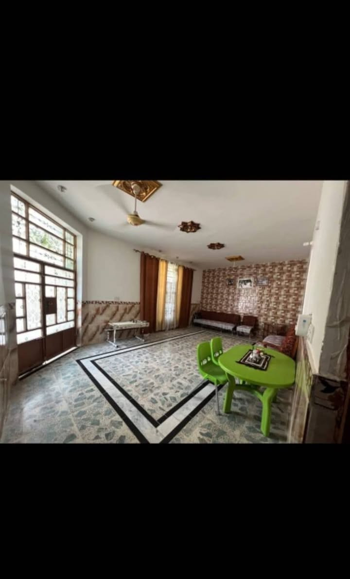 بيت طابو زراعي عقد ٢٥
يقع خلف سيد نور 
يتكون من ٤ غرف نوم
صحيات ٣
صاله ستقبال
كراج و حديقه 
المساحه ٢٥٠
العنوان واسط قضاء الصويره 
للإستفسار[***********]
