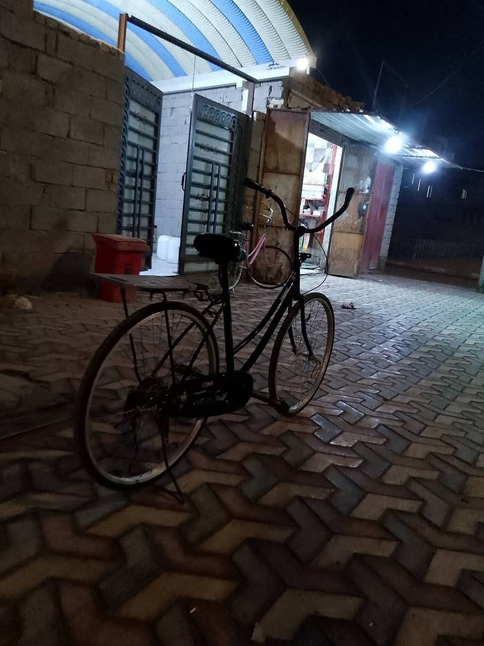 السلام عليكم بايسكل 26سانتوس موديل 2017 المكان سوق الشيوخ ناحية الفضليه السعر 75وبي مجال الاتصال واتساب ***********
