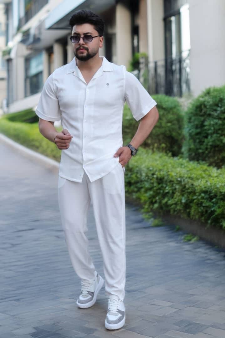 ☀️ طقم صيفي رجالي فاخر 💯 .

طقم مارفل 
مقاس M L XL 2XL 
عدد سيريا / ٢٤ / قطعه 💯🔥 .

تصميم عصري أنيق يمنحك الراحة والأناقة في أيام الصيف، بخامة مميزة وقصة شبابية مناسبة للإطلالات اليومية والرحلات والعطلات.

🎨 متوفر بعدة ألوان .

🚨🚨 المبيع جملة فقط 🚨🚨

📞 للتواصل والاستفسار: 0990200617 
أو على المسنجر.
‏استعمل هذا الرابط للانضمام إلى مجتمعي في واتساب لمعرفة كل جديد . https://chat.whatsapp.com/G5aVTEIkSzzAdN2KQVBmsz
لمن يهتم ...
متوفر لدينا متجر أحذية .
‏‏استعمل هذا الرابط للانضمام إلى مجتمعي في واتساب لمعرفة كل جديد عن الأحذية . https://chat.whatsapp.com/KRn9dSFIHRD0cxDqi5mqhJ


**إذا كنت صاحب هذا الإعلان وتريد حذفه لأي سبب، رجاءا أرسل رسالة إلى الدعم الفني**