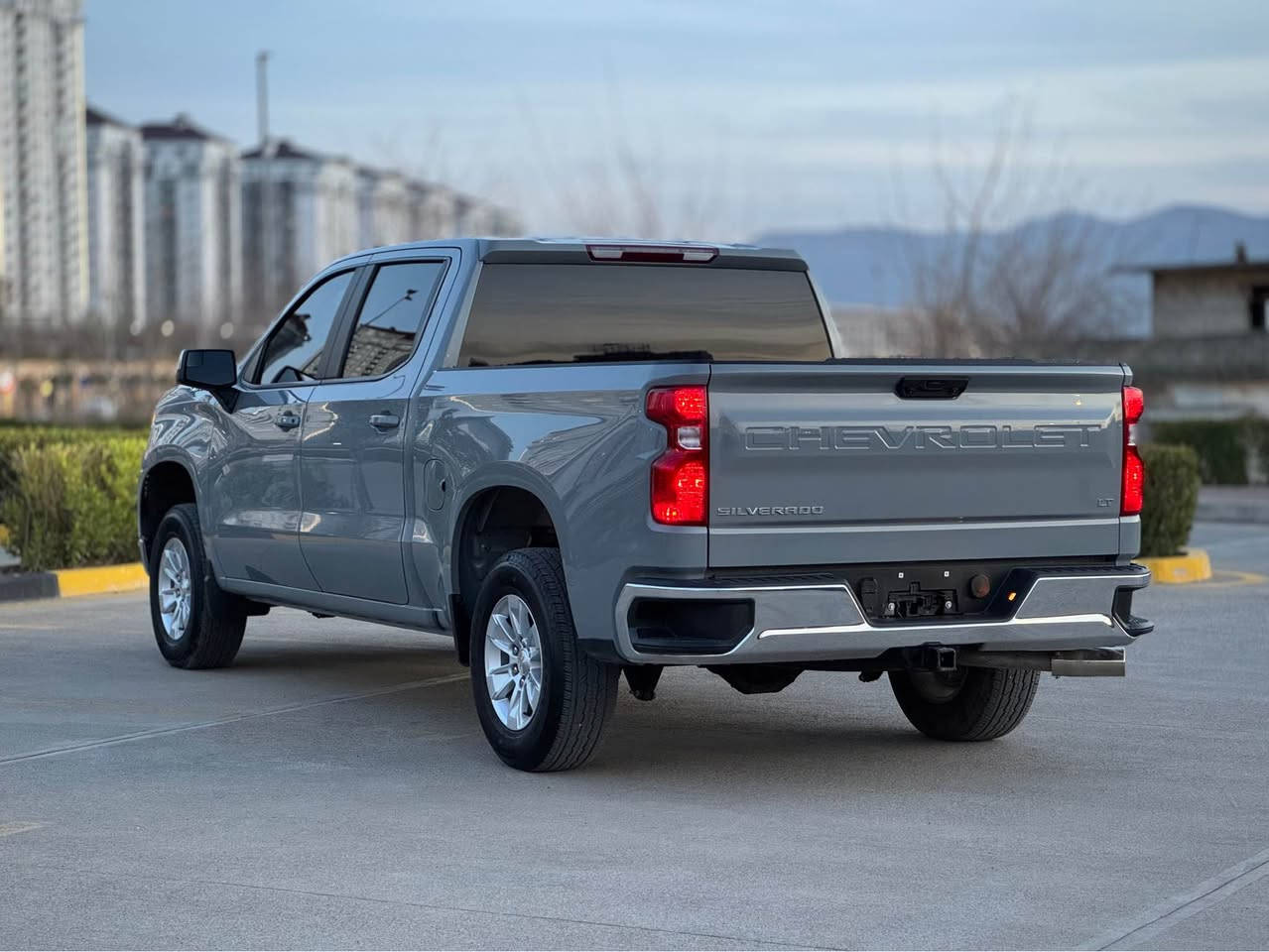 ‎کوردی / عربی 

‎بسم الله الرحمن الرحيم

Chevrolet Silvrado LT turbo max 2024 4x2
ماشەڵا سەیارەیەکی زۆر بێدەنگ و کەممەسرەف
بێ بۆیاخ بێ سارد بێ کرانەوە بێ گۆڕان بێ ئێرباگ
مەکینە 4 پستۆن 2.7 هێزی 310 ئەسپ و 10 گێڕ
ژمارە کاتیە و کاتی نەشکاوە و ٣ مانگ کاتی لەگەڵە 
هیچ مەسرەفێکی تیا نیە هەموو گیانی بە شەرت ✅
دەرگا گەورە و بۆدی کورت مەرغووب
تاک ئەکسلەو 17 هەزار میل ڕۆیشتوە 

نرخ 💵(( 318 ))💵 وەرەقە و معامەلەیەکی کەم 

مواسەفات LT 
بەصمە و شەغال وشاشە گەورە و گێچ ئەلکترۆنی 
حاسە و کامێرا و ڕادار و ناڤیگەیشن 
برێک بەصمە و ئۆتۆ ستارت و ستۆپ
کوشن کارەبا و هیتەر  سوکان هیتەر 
سوکان ڤۆلیۆم و دیاری کردنی خێرایی
و لایتی پێشو دوا کامل لید 
زۆر مواسەفاتی تر …

رەقەم شانصی : 1GCPACEK0RZ277909
حسابکە کلین تایتڵە 
ڤیدیۆی کاملی سەیارەکەم لایە کڕیار داوا بکات ✅

📍شوێن : سلێمانی 

*********** - *********** ☎️
ڤایبەر و واتصئاپی لەسەرە 
————————————————————-
سلفرادو موديل ٢٠٢٤ مواصفات LT تیربو ماکس 

ماشاءالله سيارة راقية و قوية و اقتصادية و جاهز
بدون صبغ و تعديل بارد و تبديل و ارباكات سليمة
محرك ٤ سلندر ٢.٧ تيربو قوة ٣١٠ حصان و ١٠ نمر 
رقم مؤقت ما مكسور و بيها مجال ٣ شهر للترقيم 
تترقم شمالي فقط . دعامية لدعامية بشرط كل شي 
سيارة توويل 4x2 و ماشي 17 الف ميل
باب طويل و بدي قصير مرغوب

سعر💵 (( 318 ))💵 ورقة و بيها مجال 

مواصفات LT 
بصمة و تشغيل عن بعد و گيج إلكتروني 
شاشة كبير و حساس و كاميرا و رادار 
بريك بصمة و اوتو ستارت و ستوب 
كشن كهرباء و تدفئة و ستيرن تدفئة 
ستيرن فوليوم و تحديد سرعة 
لايت امامي و خلفي كامل LED 
بعد هواي مواصفات..

رقم شاصي: 1GCPACEK0RZ277909
سيارة تحسب كلين تايتل 
عندي فيديو كامل سيارة شراي آطلب و تدلل ✅

📍عنوان السيارة: سليمانية 

*********** - ***********☎️
فايبر و واتساب موجود السليمانية, العراق
