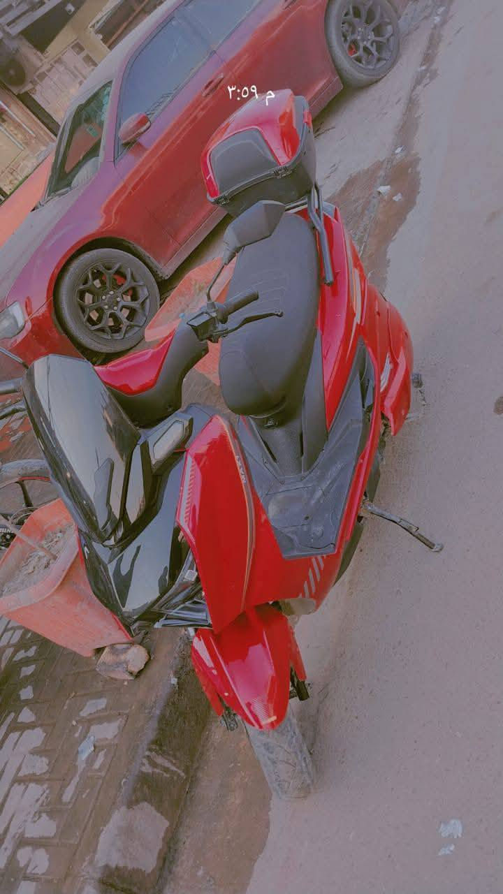 السلام عليكم /// مستعجل على البيعة
دراجة شحن نوع تي ماكس موديل 2025 الدراجة بعدها جديدة استخدام شخصي 
ملفها 3000 
السرعة 99 
بريكات هايدروليك 
بطاريات ليثيوم تمشيك تقريباً 80 كيلو 
السعر1300 وبيها مجال 
*********** واتساب
