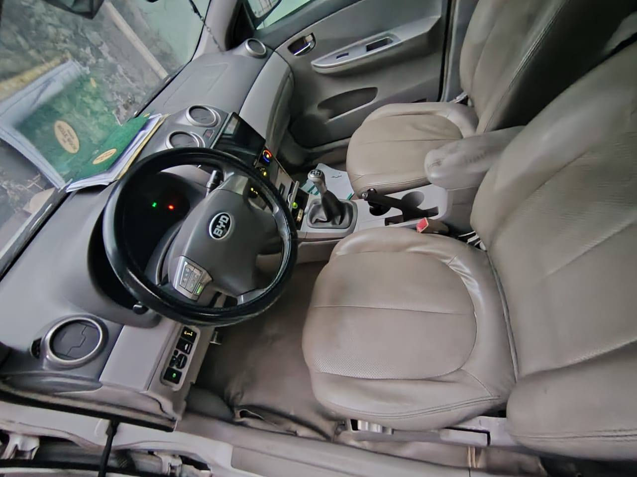 بي واي دي جي 3 موديل 2013 كير عادي المرغوب
 مكينه وكير مكفولات جدد
السعر ٥٨
التفاصيل اتصل ***********
العنوان بغداد مقابل مرور الطوبجي
