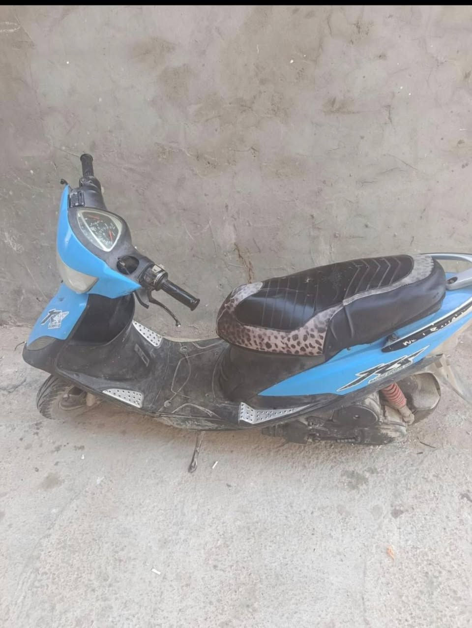 السلام عليكم اخوتي هاي الدراجه ماكس شلعه قويه كلشي دراجه بطله سعره 500وبيهه مجال ***********
