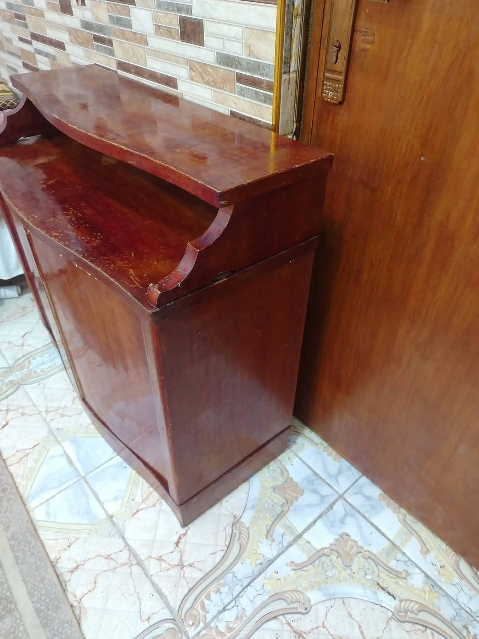 الشراي الاتصال على الرقم *********** العنوان ميسان المركز
ميز المرايا ٤٠
ميز  تلفزيون بابين  ٤٠
سرير نفرين  ٣٥

الملحقات كلهن خشب تزگام شغل عماره مو جاهز
الاسعار بيه مجال
كل الأغراض شرط الفحص
