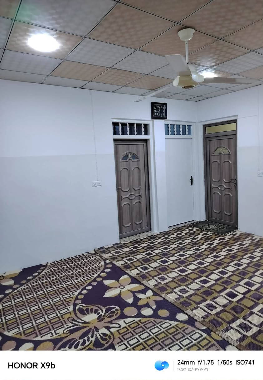 عروض مكتب انوار الخير 
دار للبييع موصل جديده قرب اليابسات
مساحه ٢٢٥ متر ١٠ في ٢٢ونص
طابقيين يتكون دار من ٥ غرف نوم 
 و استقبال ومطبخيين  وهوليين
ودرج معزول طابق ثاني
وكراج كبير   ملك صرف طابو
من شرعي مباشر
***********
***********

