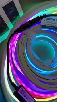 إضاءة RGB • ١٠ متر • متزامنة مع الموسيقى