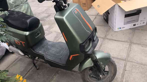 السلام عليكم 
تتوفر دراجة شحن GT1 
نظيفة وجاهزة مع شاحنة تحتوي على خمس بطاريات بصمات ثنين بريكات abs وبيها صندوق شحنها ممتاز تمشي 50كيلو حقيقي  والسرعة 50-60
3نمر 
السعر 650 الف
للاستفسار خاص او ع الرقم 
***********
متواجد واتساب
