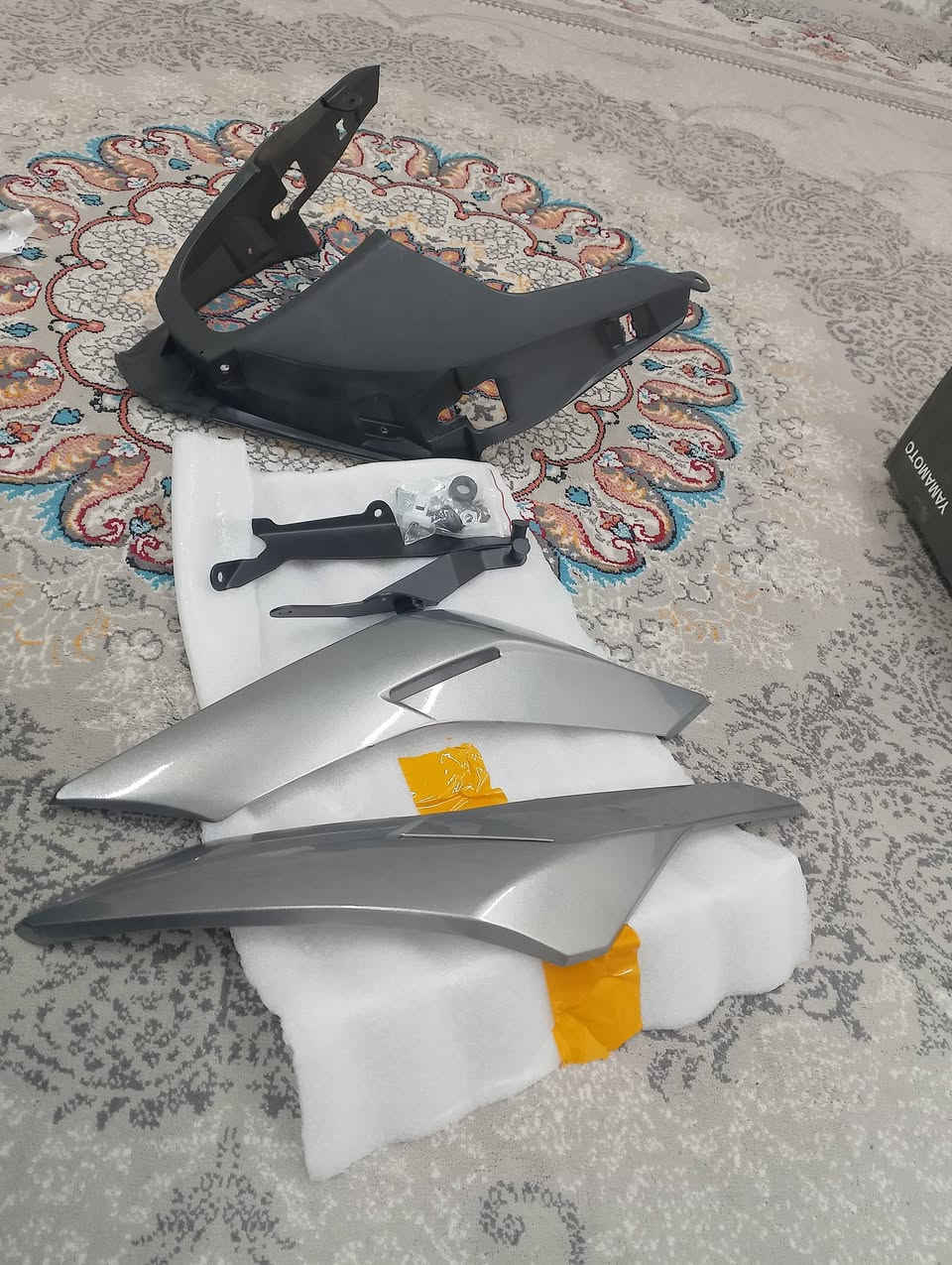 للبيع: قطعة غطاء المحرك السفلي (Symmetry)
المواصفات:
​نوع الدراجة: ترايمف ستريت تريبل (Triumph Street Triple 765 RS).
​الموديلات المتوافقة: من سنة 2017 الى 2021 (تصلح لبعض موديلات 2022 أيضاً).
​الحالة: جديدة (نفس التي في الصورة


**إذا كنت صاحب هذا الإعلان وتريد حذفه لأي سبب، رجاءا أرسل رسالة إلى الدعم الفني**