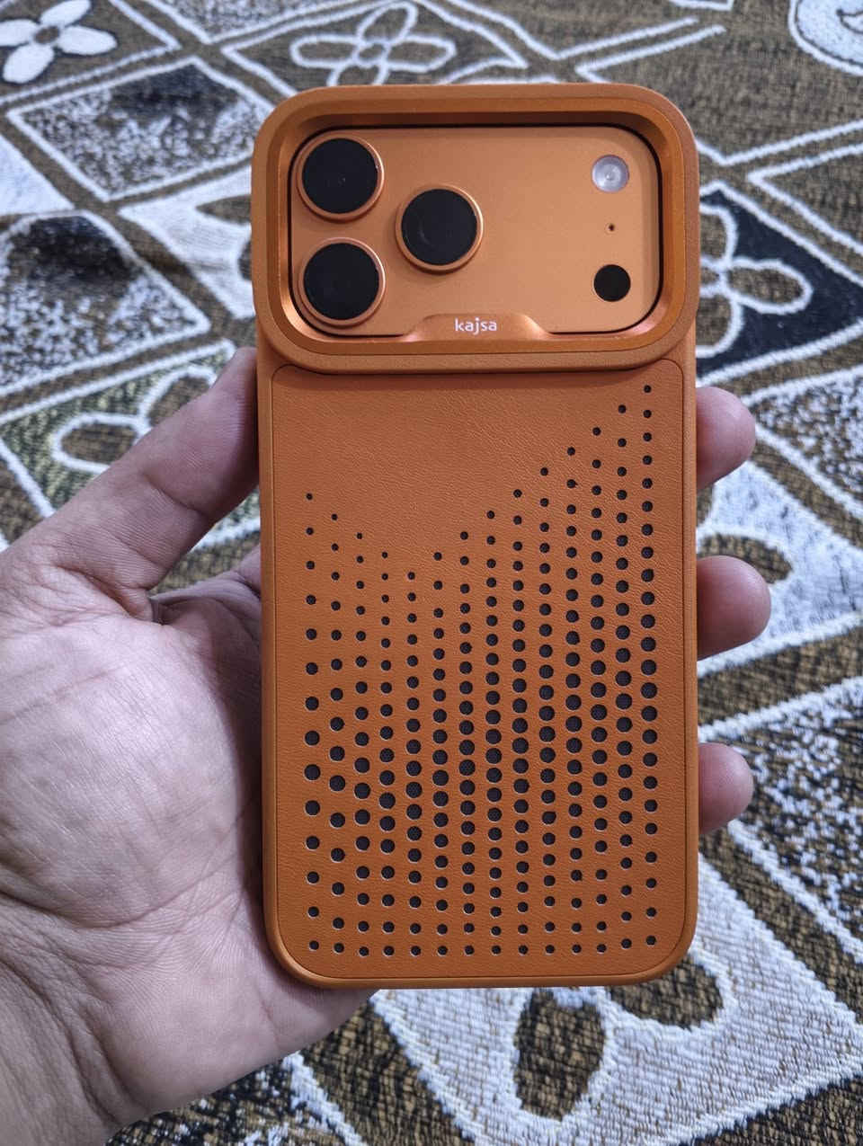 السلام عليكم ، ايفون ١٧ برو ماكس نسخة e-sim ، نظافة ١٠٠٪ ، جهاز استعمال ١٠ ايام فقط ، مع تغليف كل الجهاز بتغليف شفاف ، مع كفر ، سعر الكفر ٥٠ الف اني مشتريه ، السعر ١٨٠٠ وبي مجال بسيط ، العنوان بغداد المشتل ، الاتصال ***********
