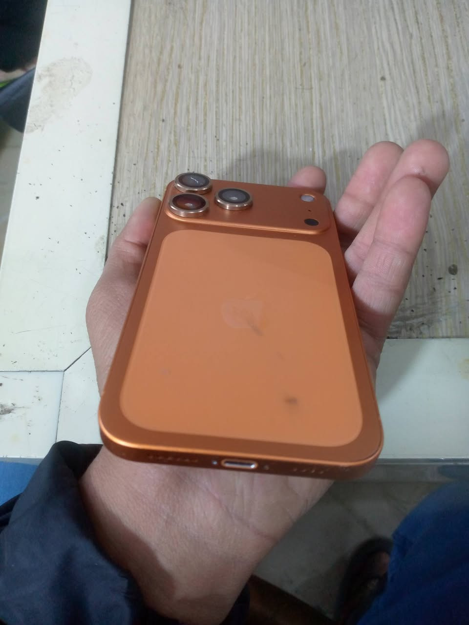 سلام عليكم اكس ار محول 17 برو ماكس طبق الاصل الجهاز نضيف ذاكره 256 نموذج m  شاشه بلاد فيس ايدي شغال دبل سيمكارت بطاريه 75 الجهاز كله بلاد وشغال الجهاز مقفول ايكلود فقط سعر 100 وبيه مجال قليل عنوان واسط داموك بيع او مراوس رقم ***********
