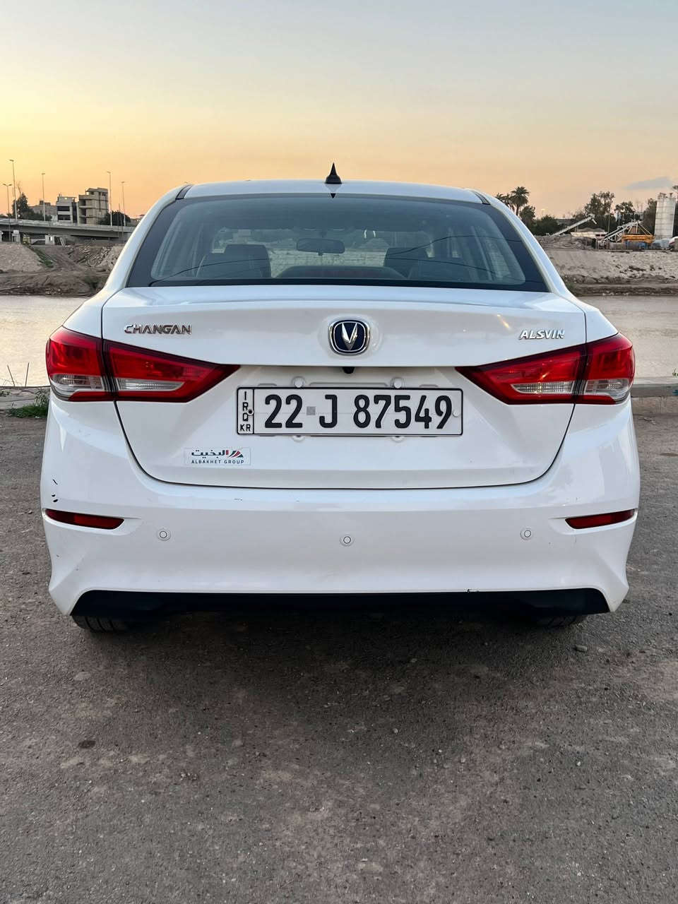 السلام عليكم 
شانجان السفن L7 موديل 2024 للبيع 
تفاصيل فول مواصفات بلاد 
كروز كونترول ( مثبت سرعه ) 
فتحة سلايت 
مانع انحدار 
اشاير بلمري 
حساسات خلفية 
كير دي سي تي دبل الكلج المروغوب 
محرك ١٥٠٠ تنفس طبيعي  
جام كهرباء 
شاشة وكامرة بلادية وتنبيه 
اشاير بلمري 
كير اوتو وعادي تاب ترونك 
السيارة بلضمان لمدة ١٠ سنوات السيارة حرة ممطلوبة وباسمنة وصيانه دوريه كل شهر  زيت وفلاتر بلشركة 
محرك كير كفالة عامة سيارة مبيه نقص برغي متذب عليه ربع ديناااار   مال بيت 
ماشية ٧١  الف 
بيه جاملغ خلفي بارد بسيط كلش 
وبيه جاملغات  امامي مبدليهن مبيه اي حادث قوي ولا واصل لا لشاصي لا لغد لا اي شي مجرد طعجات بس احنه بدلناهن بلاد مال شركة غير ذني مبيه اي نقص السيارة وتريد تحويل وكالة موجودة 
واني مكلف بلنشر رح اخليلكم رقم صاحب السيارة موجود الولد واتساب وموجود ع رقم شوكت متخابروا 
*********** وكل شي مذكور بلمنشور
