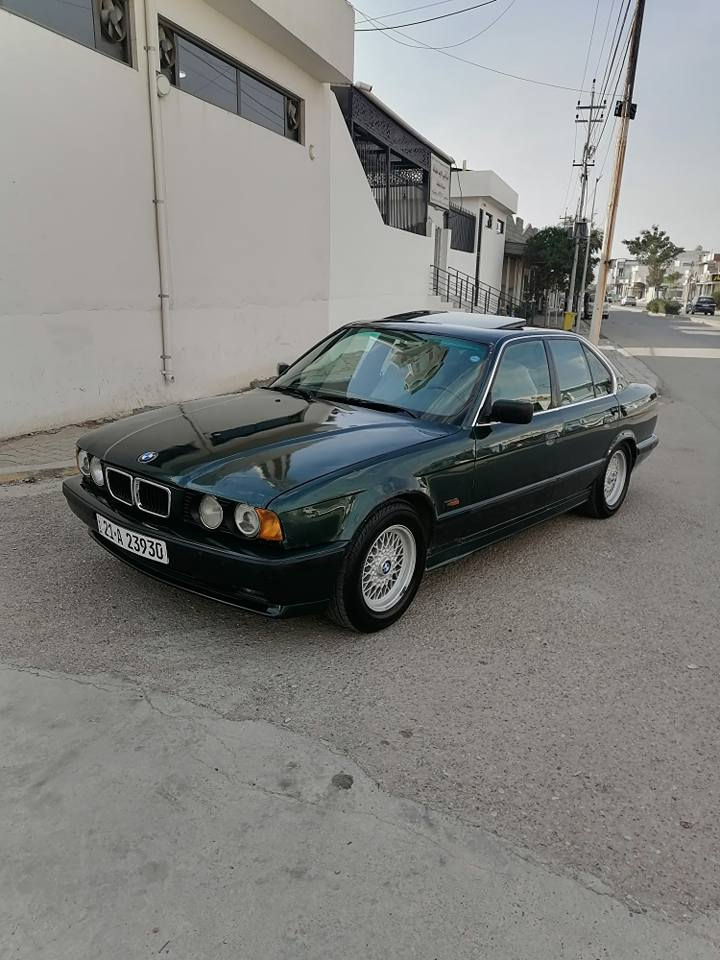 بیئم دبلو بۆفرۆشتن مۆدیل 1991 مەکینەی 525کەپس بیلاد گیر عادی گیر مەکینەی بەشەرت بی سەرف بی بخار بی لیدراو بؤياخ عام بؤ جواني رەقەم سلیمانی رەقەم سنەوی تازایە تا 2030 بە ناو خۆماوەیە دەفتر بەنزینی هەیە تحویل غرامە بەشەرت مواصفات سلایت کوشین جلد چوار جام کارابا سوکان 95 ئیرباک پیش پان بۆنیت پان پیشی کامل کراوە بە 95  پاوەر ABS قوفل مەرکەزی دەعمی ئیم  چوار ویلو تایی تازەی لە ژیرە تاخم پیش کارابایی به شرت تەقەو ڕەقەی  بەشەرت ماڵ دۆستا دینار مصرفی تیا نیە ناونیشان کركوك رەحیماوە  *********** //*********** كركوك, العراق
