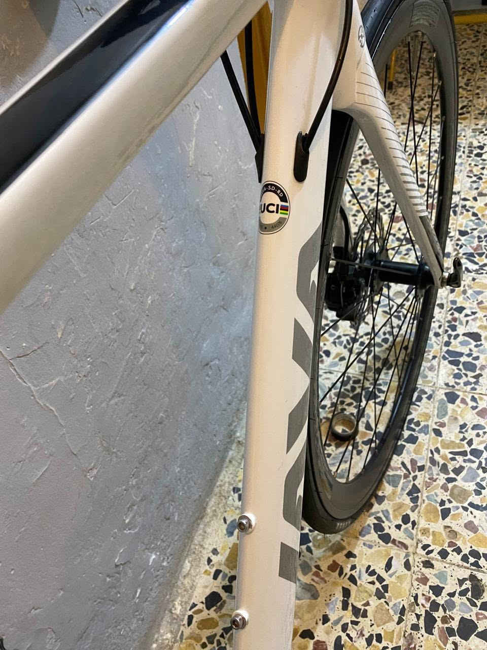 سلام. عليكم. البيع دراجه رود سباق من مار جافا إيطاليا 🇮🇹غنيه عن تعريف حديثه 🚲👌
دراجه. نظيفه. نظافه. (95‎%‎ )
ماشه دراجه. كاربون. فايبر بل كامل. 💯
ستيرن. دراجه. كاربون  فايبر دفن. بل كامل 💯
بوري سرج. كاربون فايبر 💯
بريك خلفي بل. كامل. دفن. 
بريك. امامي بل كامل دفن. 
كير خلفي. دفن بل كامل. 
كير امامي بل كامل دفن .
وياله دراجه. امامي خلفي المنيوم. بل كامل. 🇮🇹👌
دراجه. فريم. المنيوم فقط. مخفف. وحديث 💯
بريكات. امامي. خلفي. دسك. ☑️
مكينه. اماني من ماركه. جافا. إيطاليا 🇮🇹 
سستم. دراجه. سورا.  شيمانو غني عن تعريف☑️
مكينه. دراجه. امامي. جديده. 
ومكينه خلفيه. جديده . 
وزنجيل. بيسكل. من ماركه. شيمانو 
وصوت في بطيخه 👌
زوج تايرات. جديده 💯
فريم عريض مظلع بل كامل ✔️
صوت ويل خلفي ابو ونه 😉💯

الاستفسار خاص 
او رقمي  ***********☎️ 
يوجد توصيل. جميع محافظات العراق 🚚🇮🇶
