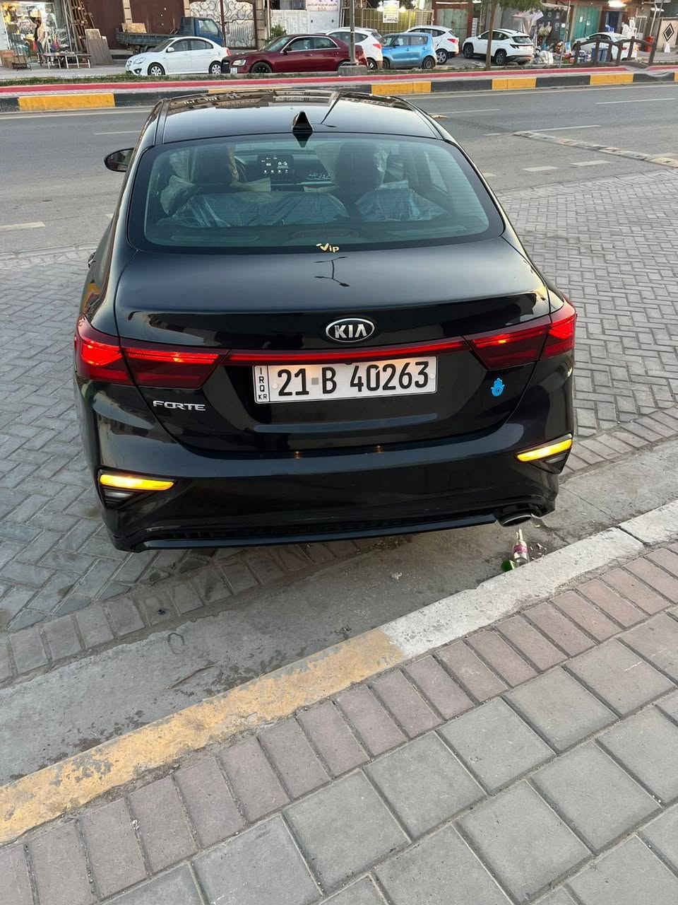 سلام عليكم اخوتي رمضان كريم عليكم
عندي فورتي موديل 2021 لون أسود رقم شمالي باسمي بيها منظومة زنون  بلاد تخم تاير جواها السياره إستعمال بيت جديده وكاملة
السياره خير من الله 
للعلم السونار يقره المكينة مفتوحة مكان  السياره البنوك شارع النداوي   الهاتف ***********

