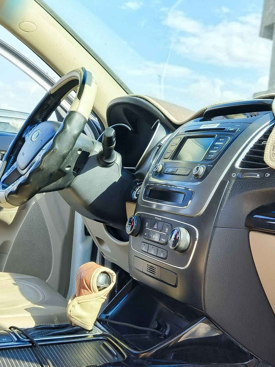 السلام عليكم ورحمة الله
سورنتو بالسنويةموديل2013 شكل ال14 
مكينه 6 سلندر 
3قطع تبريد 
مري شفط 
7راكب 
ويل حجم 19 كروم
كاميرة خلفية
حساسات 
كشنات جلد 
تحكمات ستيرن 
بصمة بيبان 
بصمة تشغيل 
اشاير بالمري 
اشاير ترحيب
صدر وحداديه جديدة
بطارية جديدة
تخم اطارات جديدة
سيارة خير من الله نصبته حلوة
السيارة كفالة عامة فقط بارد خفيف في خشم البنيد
رقم ديالى / مميز
---------------------------------
المكان /ديالى بعقوبة 
السعر 185$ وبيها مجال 
الهاتف  ***********
