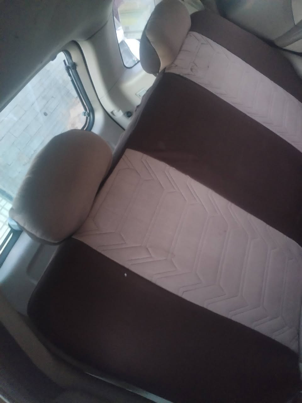 كيه سبورتج خليجي موديل ٢٠٠٩ محرك ٢٠٠٠ سياره نضيفه وكاعده مالت جناي گير كفاله ومحرك خير من الله السعر ١٢٠ وبيها مجال بسيط حك الجيه مكان السياره الفلوجه
***********
