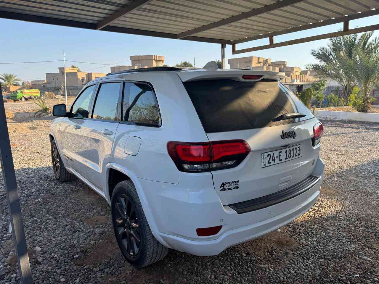 السلام عليكم Jeep كراند شيروكي للبيع  موديل 2017 فول مواصفات ضرر 3 قطع بدون دواخل  السعر 215 وبيها مجال رقم دهوك شمالي باسمي العنوان الشرقاط ***********
