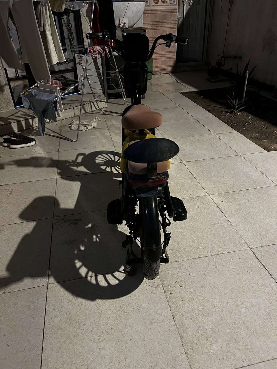 سلام عليكم دراجة شحن للبيع استعمال سبع اشهر بطاريات مبدلهن صار شهرين كاملة مابيها شي عنواني ابو الخصيب البهادرية سعر 350 وبيها مجال بسيط رقمي ***********
