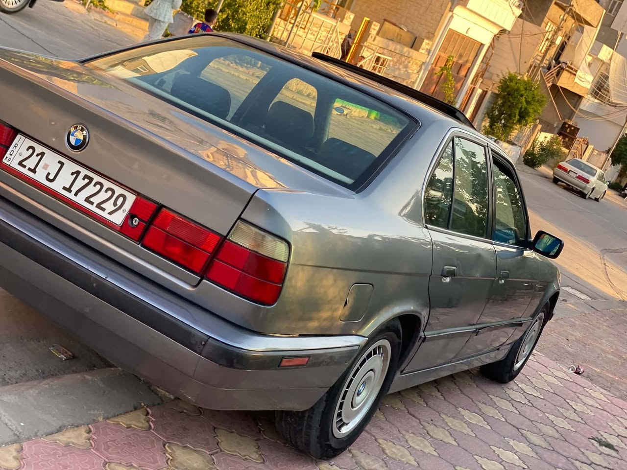 بە ناوی خوای گەورە
BMW 525 i
 بۆ فرۆشتن مۆدێل ١٩٩٣ گێڕئۆتۆماتیک دو جام کارەبا سلایت  کوشن جڵد گێڕومەکینە بەشەرت تەبرید لەسەر سویچ سەیارەکە ڕەقەم سلێمانیەو موسە لەسەر ساغی  ٢٠٠٤ داغڵ کراوە  پێشو دوای قرچی نیە تەحویلو غەرامە بە شەرت  ڕێک بیکە بە ناوی خۆتەوە   سەیارەکە جایزە  سەنەویو هەمو شتێکی تازەیە
نرخ ٤٣ گەڵا  شوێن سلێمانی 
*********** ڤایبەرو واتس ئەپی لەسەرە 
***********
admin...❤
