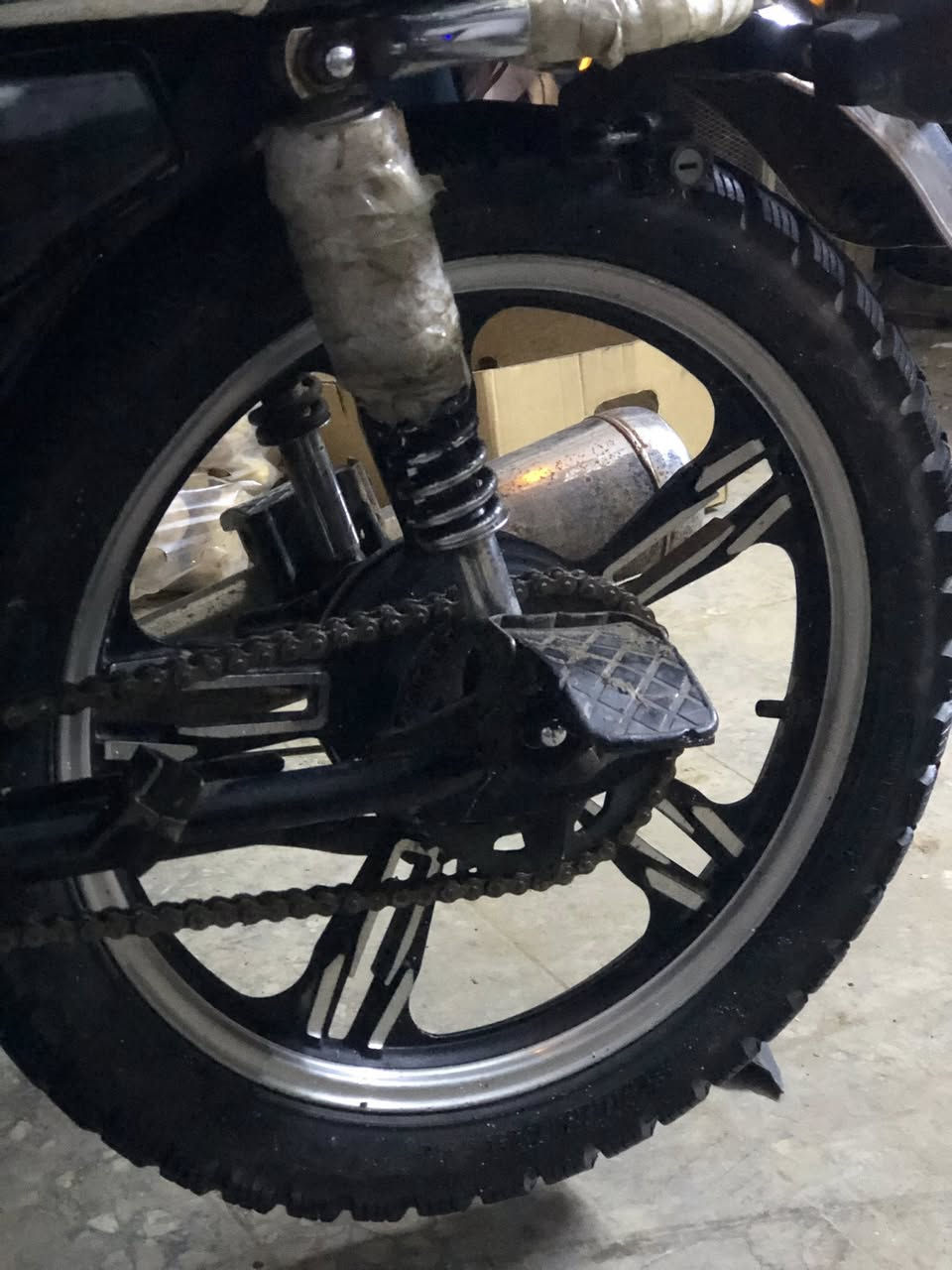 👋 سلام عليكم اخي هاي الدراجه 🏍️🇮🇷سيفان موديل (2020)    سعر 260وبيها مجال لطيبين
كهربايات 🔰كلها شغاله مكينه  شلعه 🛂ومعدل خير من الله ✅ناعمه بس☝️ بيها تبخير ميثر  😊يرادلها ولفات 5 الف💶 ويرادلها باتري بس 
هورن🔊 ضفيره بك لايت🔦 اشاير جديد 🤝لايت المامي جديد دشبول صفر 🎰كيلو بعده ماماشي جديد زنجيل🎗️ جديد قبل كم يوم شديته
مكانك بغداد الراشديه مال الحسينيه رقم ***********
