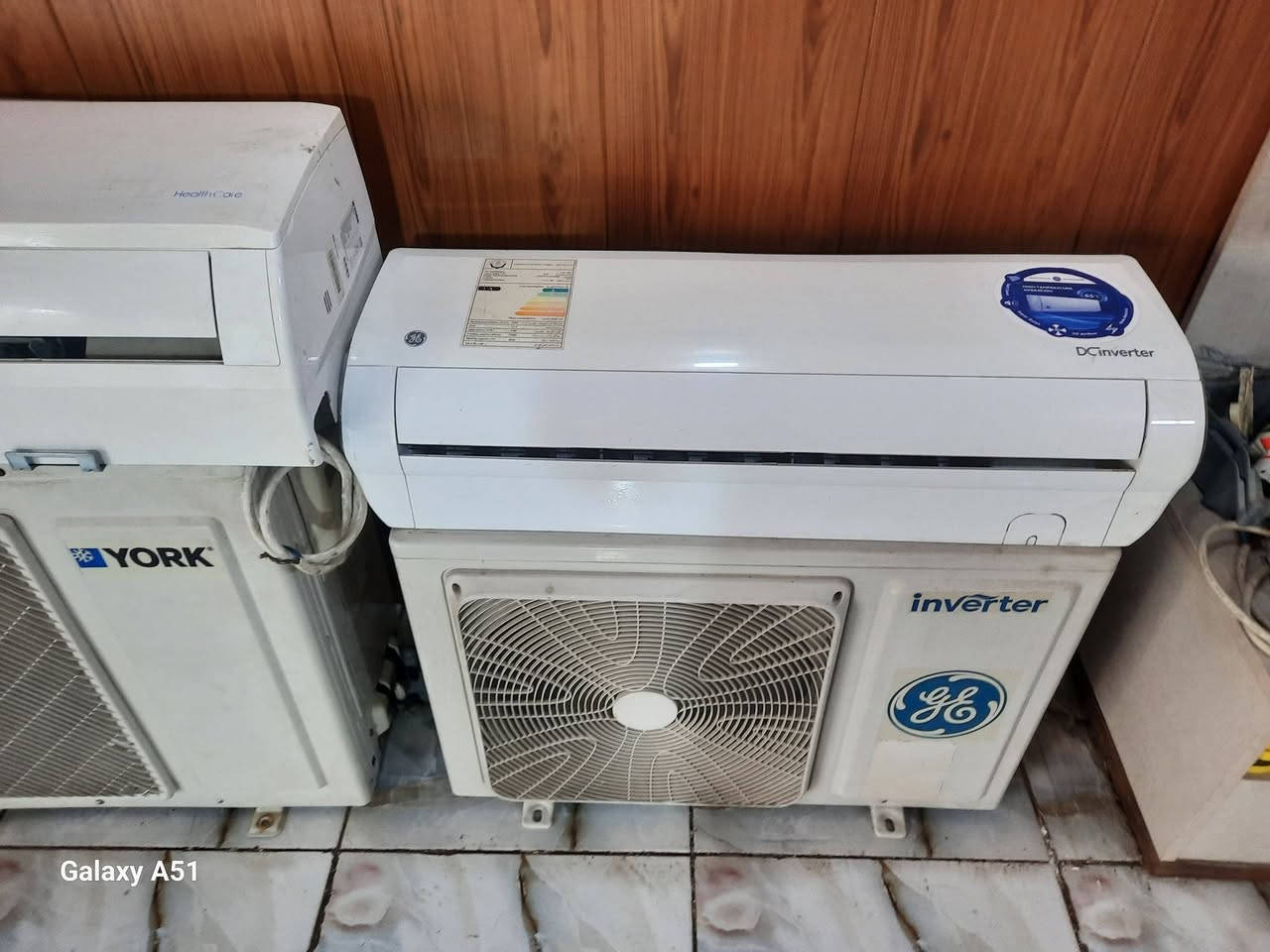 سلام عليكم سبالت ١طن نوع جنرال الكترك  انفيرتر او ٢طن يورك بس بارد  او خارجيه ١طن كري انفيرتر او ٢طن داخليه الحافظ سبالت جاهزات من كل شي العنوان بغداد رقم الهاتف *********** السعر ٨٥٠
