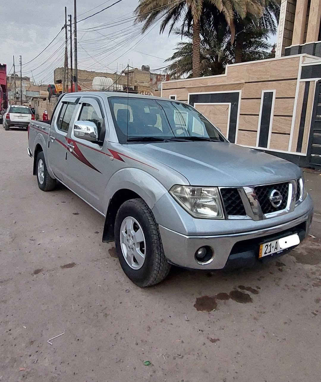 السلام عليكم 
عندي بيكم نيفاره موديل 2009 

رقم سليمانيه جديد الدولي شرط التحويل 

مكينه لا بخار ولا تنقيص خير من الله 

كير عادي صدر مامي خلفي جديد تبريد ثلج 

بيه صبغ الباب الخلفي اليمنه 

مكان سياره بغداد الرصافه السعر 90

رقم الهاتف ***********
