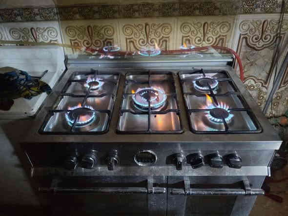 سلام عليكم طباخ ايطالي للبيع شرط الفحص شرط الشغل العنوان ناصريه شارع الربعميه رقم  الهاتف ***********
