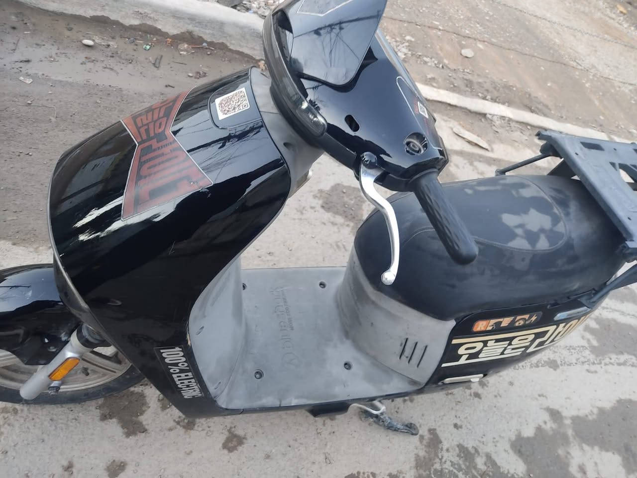 دراجه شحن للبيع كوري الاصلي بطاريات ليثيوم السرعه 160 ماطور 3000 تشغيل بصمه حالها حال لسياره اجت بحاويات السيارات الكوريه الشحن نقص بس بطاريات لشراي يتصل أو يراسل واتساب ‏‪***********‬‏ مكاني بغداد
