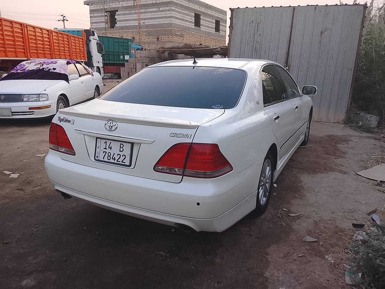 للبيع شاهينة تسجيل جديد  بسمي السيارة موديل 2004 فول مواصفات كفالة عامة من الصبغ والضربة رقم صاحب السيارة ***********
