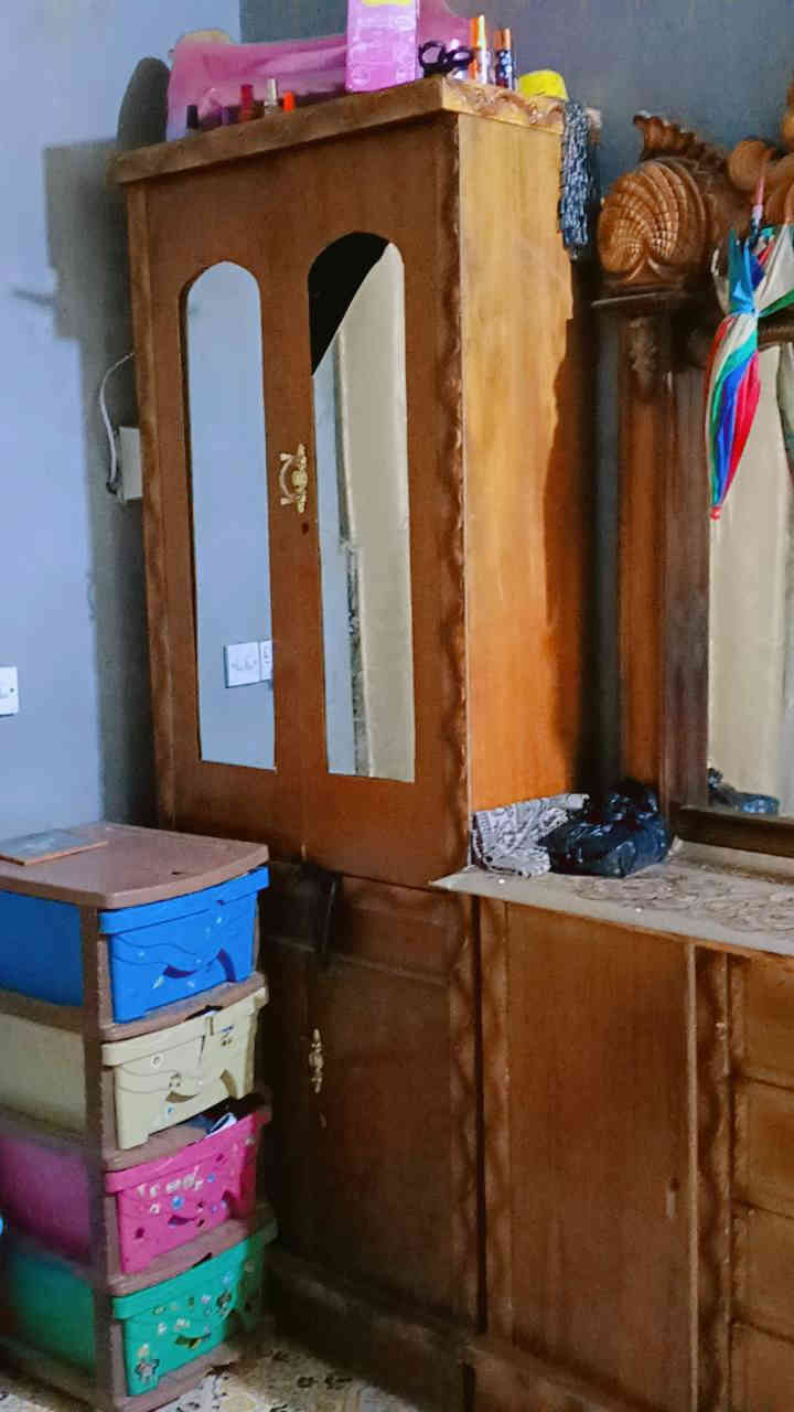 سلام عليكم 
غرفه كامله للبيع نضيفه 
السعر 300 و بيها مجال 
المكان/ السماوه.. الوركاء.. 
التواصل على هذه الرقم...  ***********
