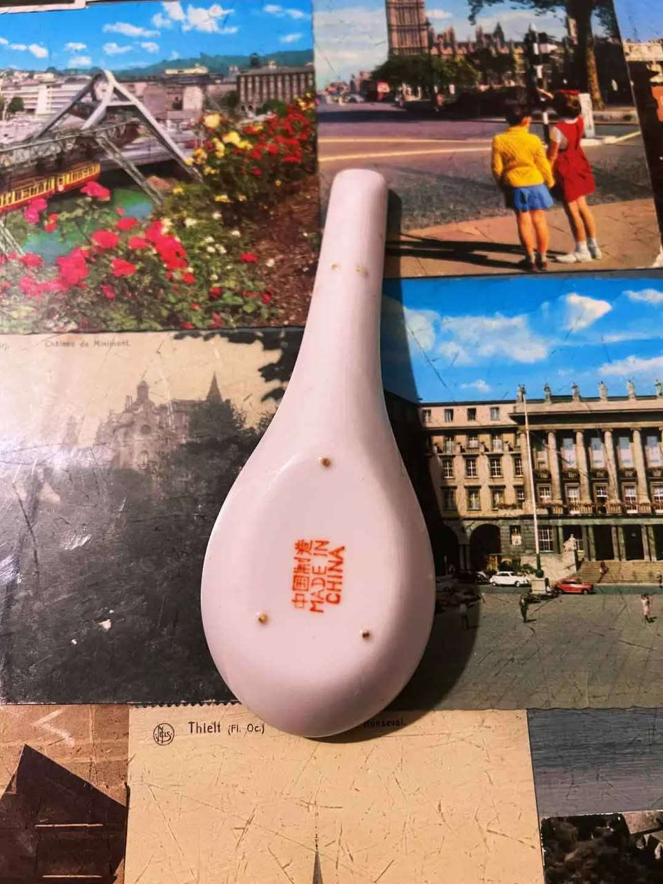 Vintage Hand-Painted "Mun Shou" Chinese Porcelain Spoon
​Description: A single spoon in Mun Shou design.
​Dimensions: 13 cm.
​Condition: Excellent Vintage Condition, No Chips, Cracks, or Flaws.
​📸 Please review the photos carefully as they form part of the description.
​📦 Shipping Available to all governorates.
​✉️ For price and serious inquiries: Please send a direct message (DM). الاسكندرية, مصر


**إذا كنت صاحب هذا الإعلان وتريد حذفه لأي سبب، رجاءا أرسل رسالة إلى الدعم الفني**