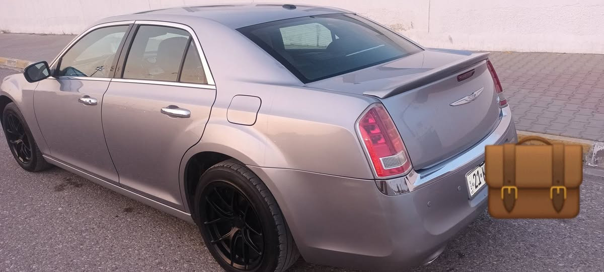 اوباما لون فيلي 2011  ماشيه تقريبا 160 كم باسمي شرط كير او محرك وصدر مواصفات عاديه رقم شمالي (فقط للبيع فقط للبيع) السعر  165 بيه مجال / رقم الهاتف (***********)مكاني كركوك
