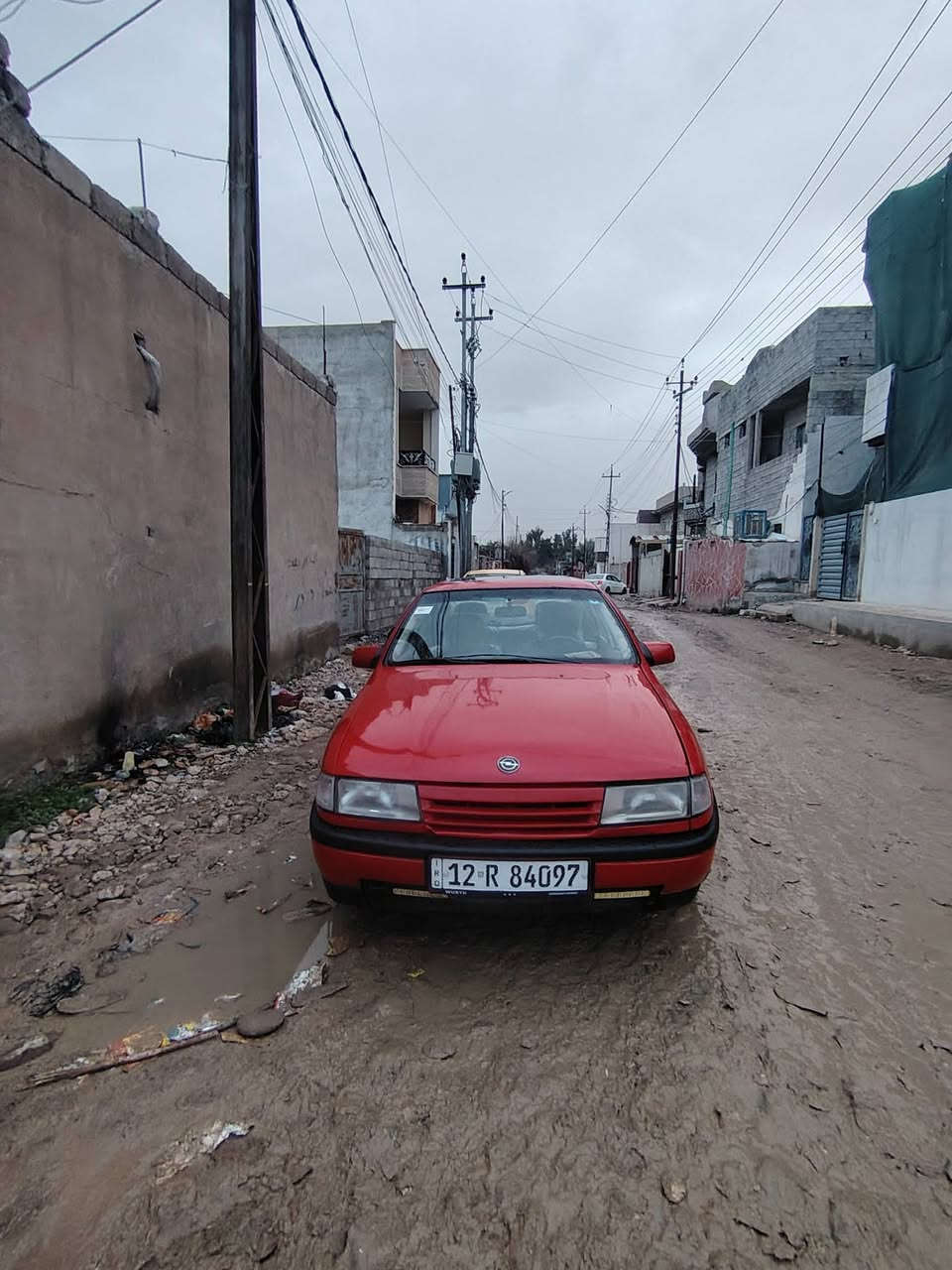 السلام عليكم. اوبل فكتره  موديل. 90   السيارة  بسمي.  حجم 18 مكينه. او كيره. نضيف.  او.  وتفحص  بنفسك  كاربون. بانزين.  بيها السياره حلوه. وايرمنيه  تشتغل   طخمها  80بل. ميه  نضيف  مصبوغه عام. ضرر التكمه   بين البابين. السعر.  39او بيها. مجال. قليل، ***********
