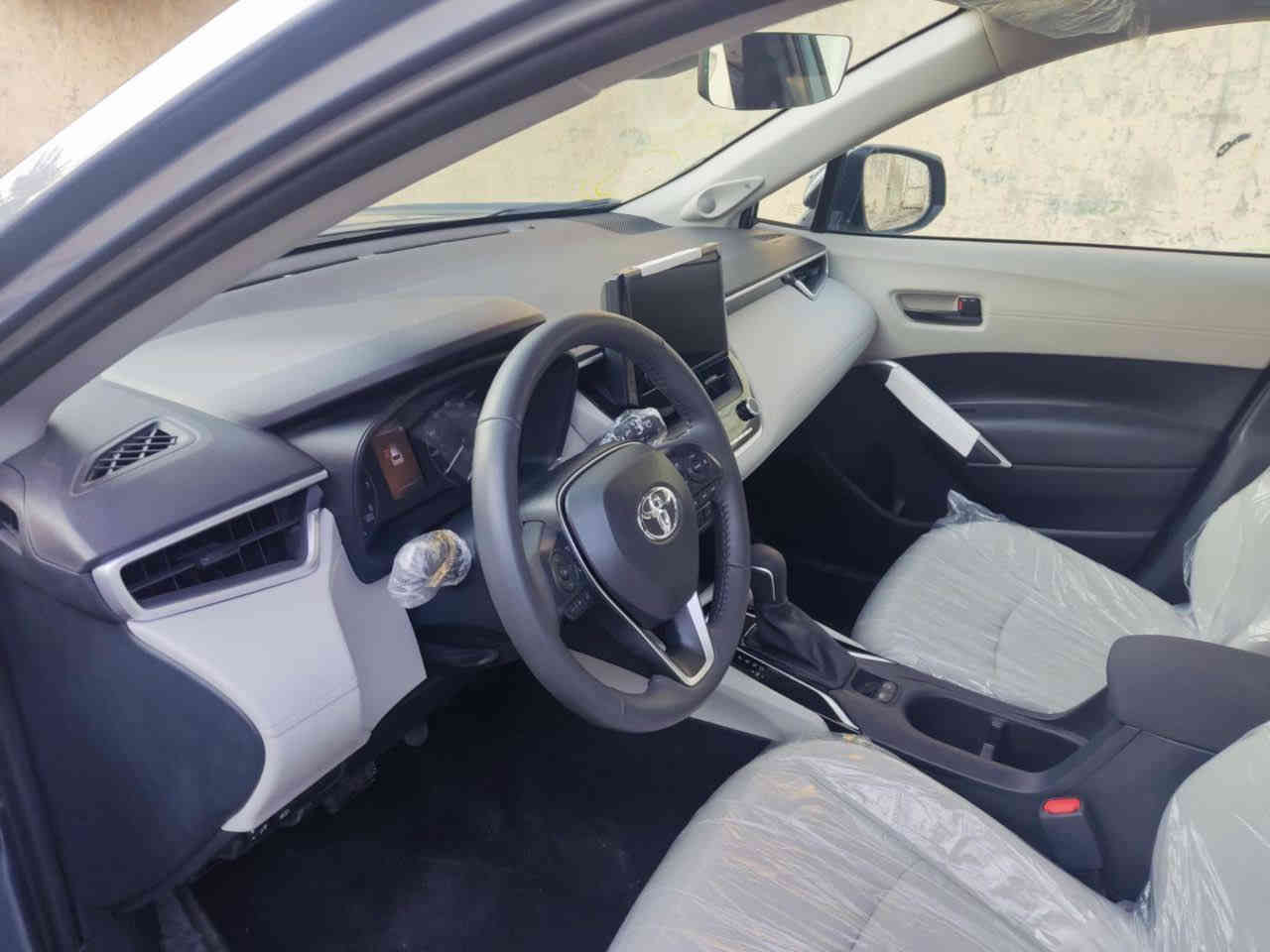 سلام عليكم 
تيوتا كورلا كروس ٢٠٢٤ وارد امريكي تقرير غرق بسيط
المواصفات :
فتحة سقف
️ شاشة وسطية
كاميرا خلفية
رادار + تحذير تصادم
تشغيل بصمة
تكييف أوتوماتك
السعر ١٧٨ وبيها مجال 

للاستفسار الاتصال على الرقم *********** .
