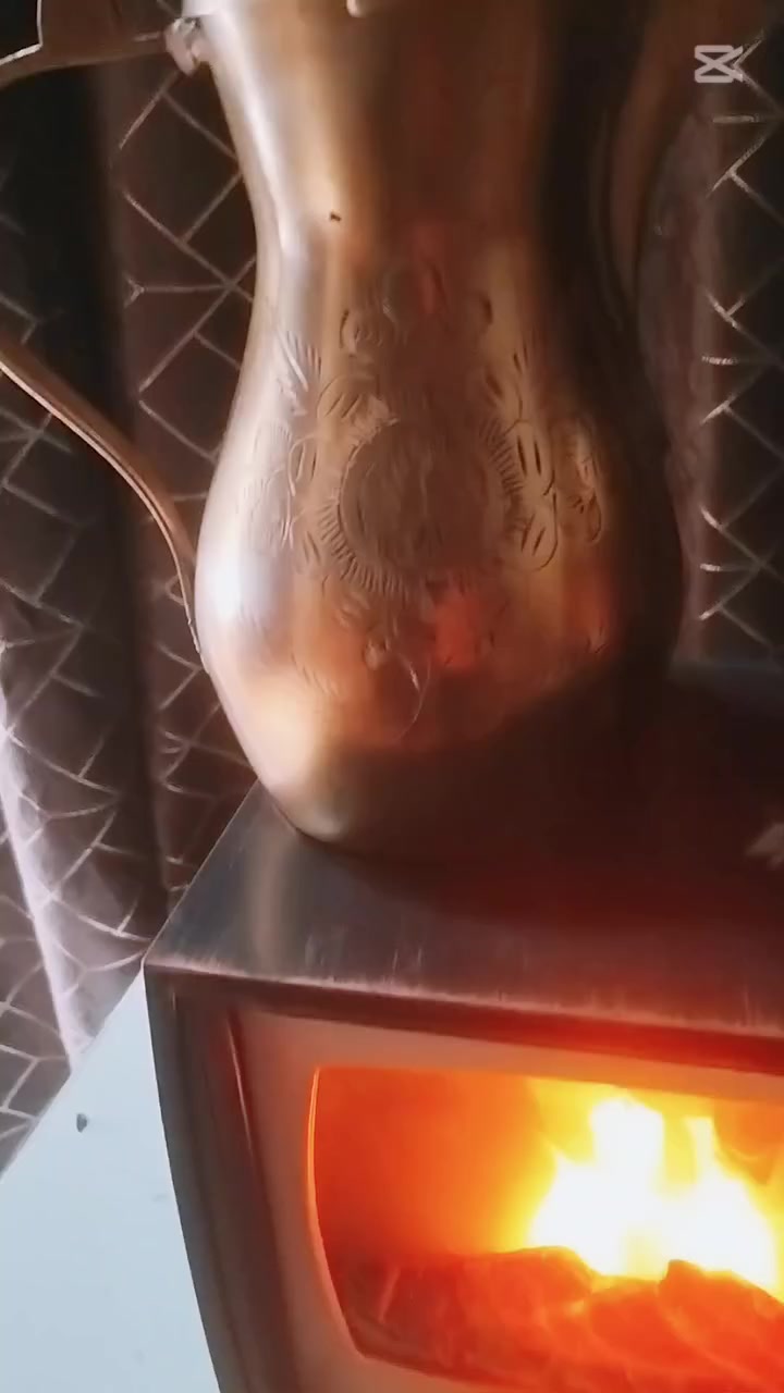 سلام عليكم من رخصة الادمن دله نحاس اصلي عدد٢ مع منظر جمري جميل دلال ارتفاع ٢٩ سم اي استفسار الاتصال على هذا الرقم *********** او ع الخاص
