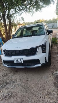 ٢٠٢٥ زيرو ماشيه ٦٠٠ كيلو بعده بتراب الشركه ما مغسوله سقف زجاج ٦ اسلندر...
