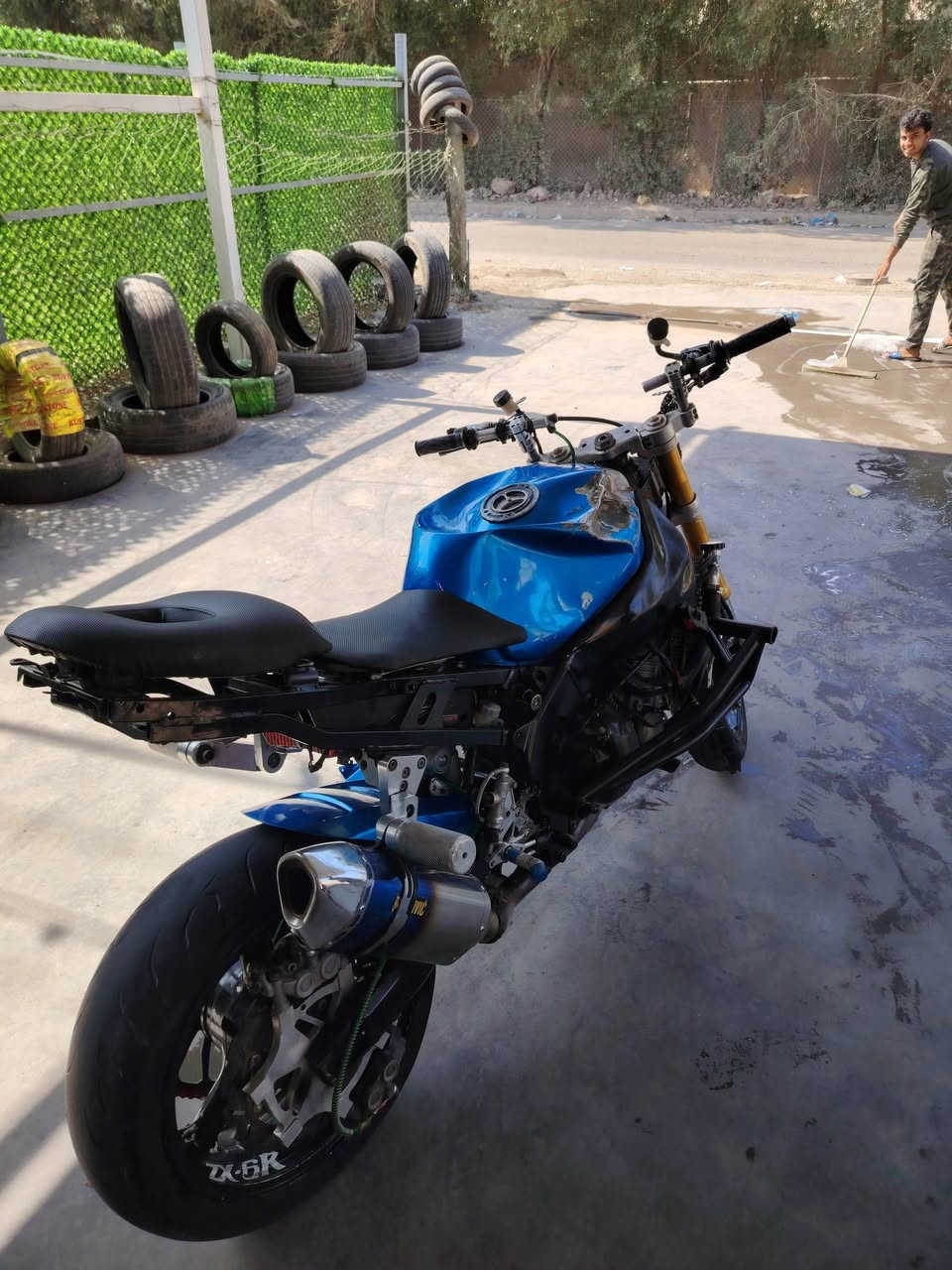 سلام عليكم كاوسكي 2004 مكينه مكفوله هون بدل بس فشكه ما مكصوصه بيه رتيتر تيتنيوم حموه ماكو ابد بيه ستيرن تلاث قطع وبيه حملات وبريك بل يد وبل رجل درجه كلش حلوه نقص بس جملغ لسعر 19 وبيه مجال مكاني بغداد زعفرنيه رقمي ***********  لبيع او مروس
