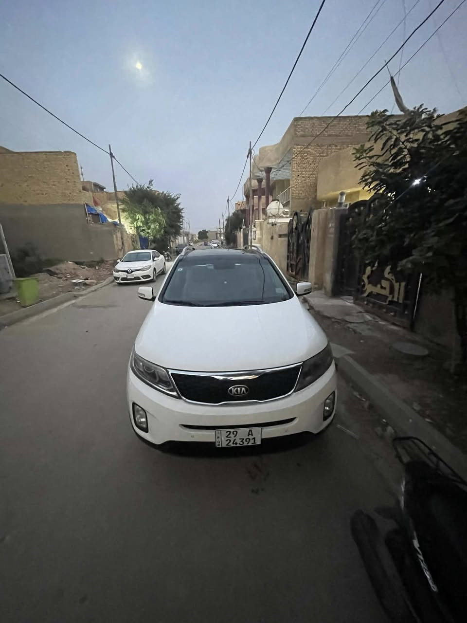 السلام عليكم

#سورنتو خليجي 1/1 
2014 
#رقم_واسط_دولي_بسمي 

محرك 6 سلندر  
المواصفات،،،،،،
بانوراما طكتين
بصمه تشغيل 
بصمه ابواب
7 راكب دواخل بيجي
3 قطع تبريد
كشن كهرباء
كشنات جلد  
حساس خلفي 
حساس امامي 
لد امامي 
تحكم مقود 
مثبت سرعه 
ECO اقتصادي 
اناره داخليه بلاديه 
ماشيه 197 حقيقي 
السونار موجود مع المنشور 
السعر 192 وبيها مجال

 

للاستفسار 
***********
