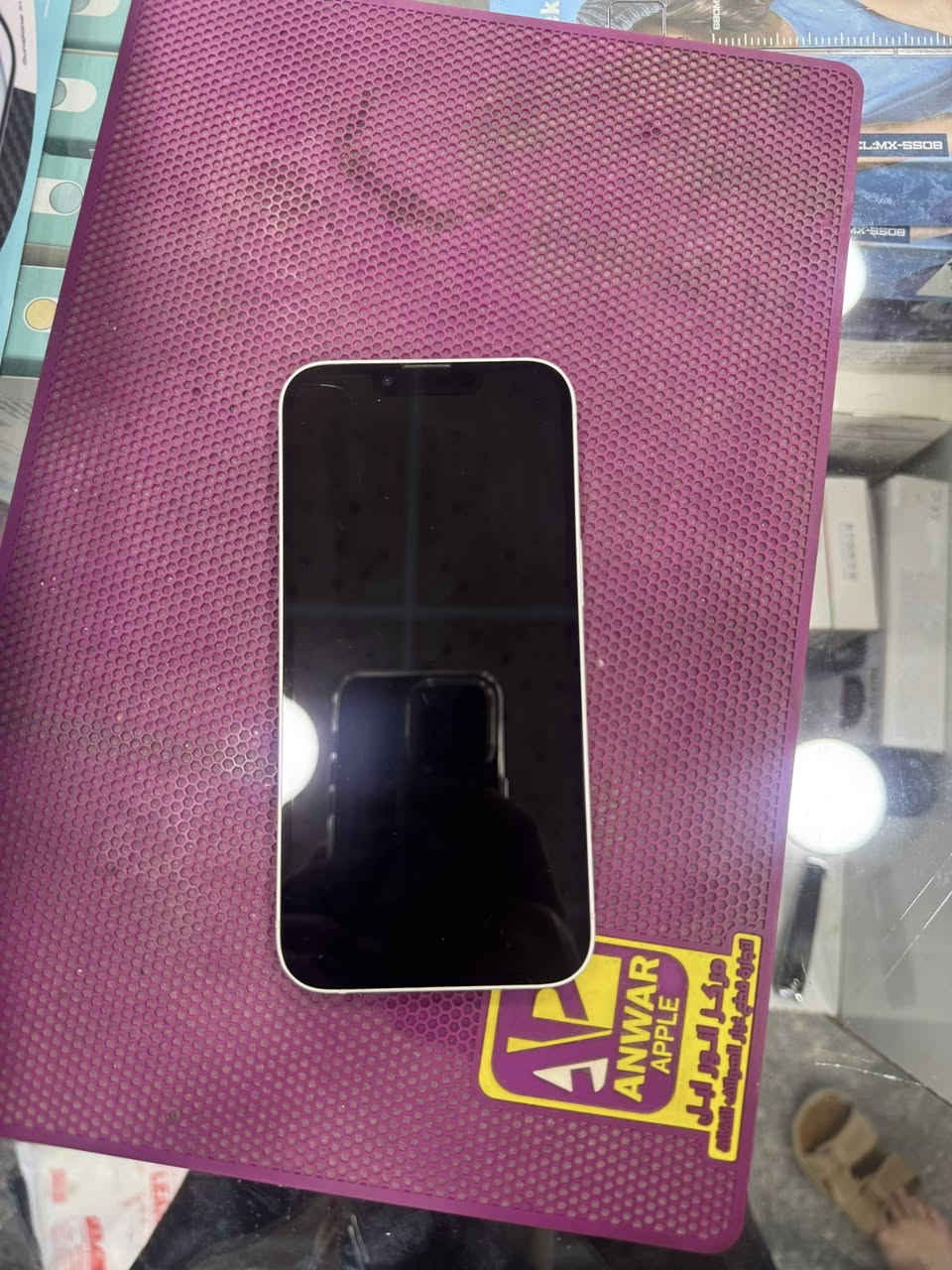 ايفون ١٣ عادي
للبيع ذاكره ١٢٨ 
بطاريه ٨٠٪؜
الجهاز شرق اوسط 
فقط بي طخه بالشاصي موضحه بالصوره 
الجهاز تك سيمكارت
الجهاز وياه  كارتونته 
ضمان ماستر
العنوان بغداد الدوره جمعيه خير الله 
السعر ٣٩٠ 
الرقم 
***********
التواصل فقط عبر الواتساب او اتصال
