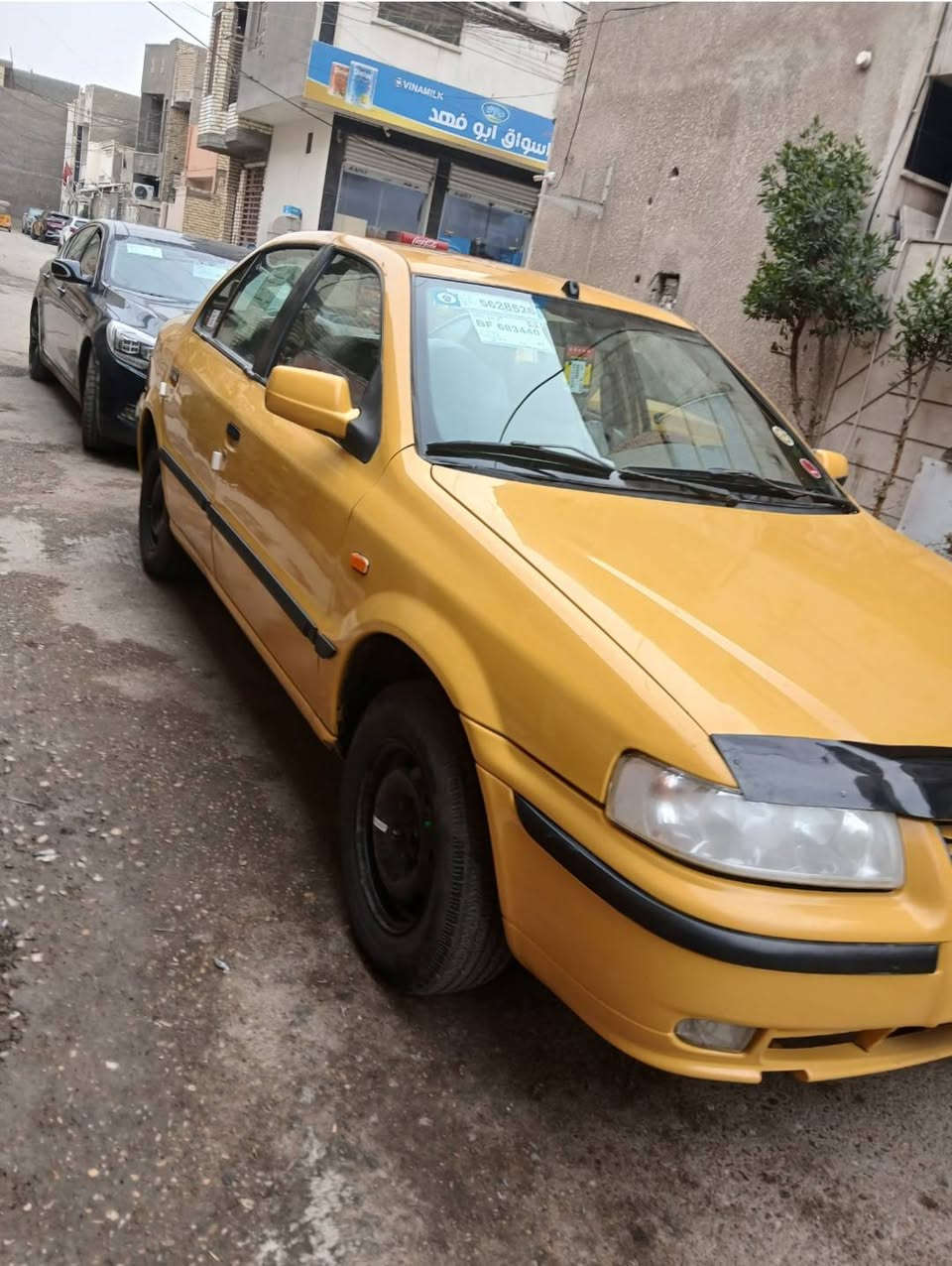 السلام عليكم سمند ١٢بدون صبغ وخياس وضربه مقفولة مكينه جديده كيرحداديه نضيفه جدآ بس بيه دوسات صبغ هيه غرامات مصفر مكان بلديات سعره ٣٨شراي يجي ويدلل ***********
