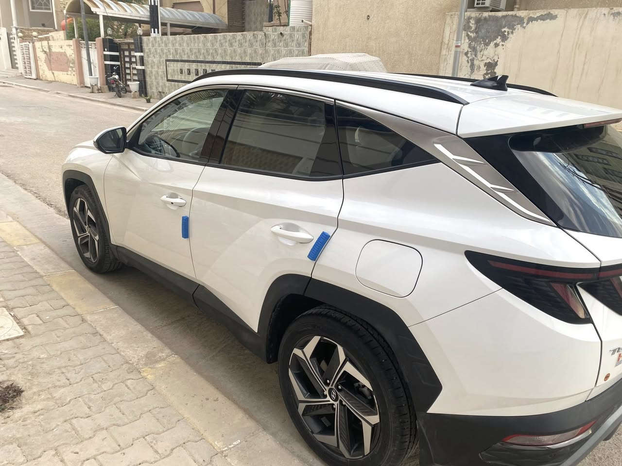 توسان 2023 خليجي
رقم بغداد 

السيارة جاهزة ومرتبة من كلشي

ماشية 64 الف

كفالة گير ومحرك ومن الصبغ

بيها بس بارد جداً بسيط جاملغ خلفي جهة الراكب

بصمة تشغيل عن بعد

و مواصفات التوسان معروفة

السعر 212 ورقة 

مكانها نجف *********** موجود واتساب
