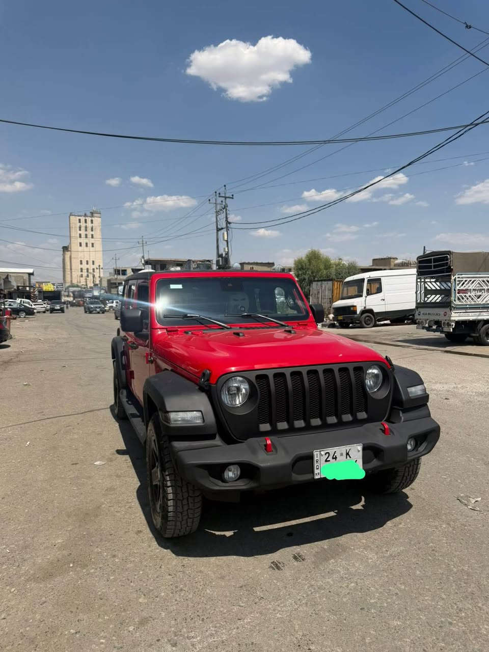 Jeep جيب رنكلير 2021 نضيف حيل بدون صبغ فقد اثنين شبر بيها صبغ  تايرات جديد ما بيها ملاحضات سعر 235$ و مجال رقم و سقف بوكس  تلفون *********** زاخو, دهوك
