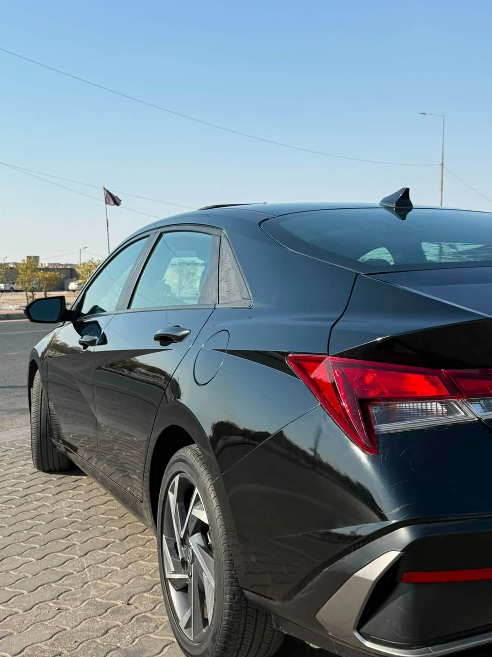 ((    هونداي ألانترا  ))
وأرد امريكي مديل 2025.
ماشية 3000 زيرو 
. رقم اربيل  دولي تسجيل جديد .
. الضرر موضح بالصور 
بدون شاصي بدون ايرباك بدون دواخل    
 باقي كفالة 
   ( مكينة 2.000دوش) 
     🩶لون اسود  مميز 🩶
 سيارة كلش جديدة وجاهزة 
بعدها بوضع شركة 
(فول موصفات فتحة شاشة
 دجتال لد بل دشبول ) )
السعر 160 
العنوان البصرة أبلة  
رقمي ***********
