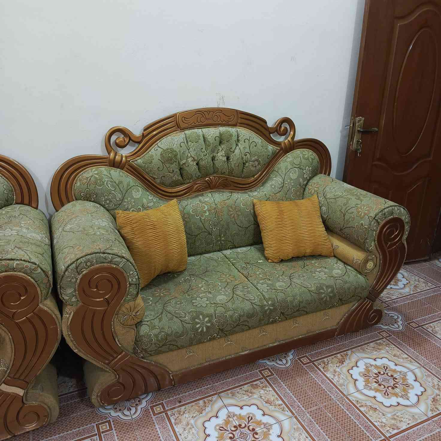 السلام عليكم ورحمة الله وبركاته
تخم ب٤٠٠ نظيف ما بي كسر
***********
