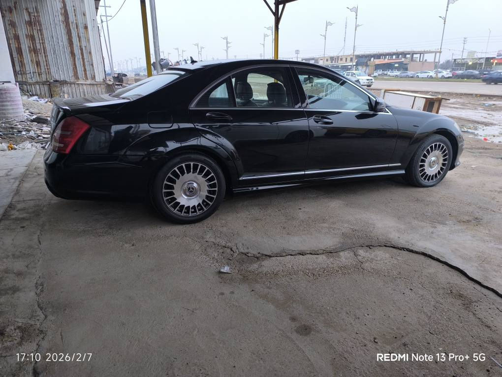 اللهم صل على سيدنا محمد وآل محمد
مارسدس S350 رئاسي موديل 2009 اصل  محرك 6 سلندر رقم بغداد الدولي الجديد فول مواصفات فتحة سقف ناظور ليلي  ابواب شفط مع الصندوق الون اسود ملكي الممشى 179 الف كيلو السيارة على شرط احلى من الصور مكانها واسط الصويرة هاتف ***********
*********** السعر مناسب 168 ورقة النقوصات انزلها من سعرها الصويرة, واسط
