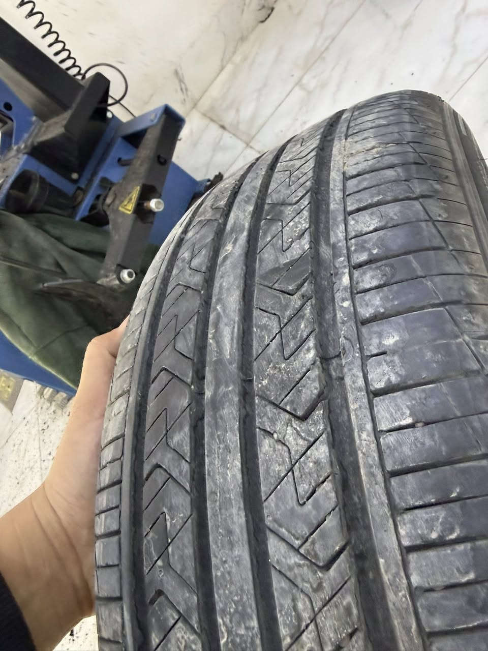 تك تاير بلدي ماركة hankook انتاج 2025 للبيع حجم 205/55/16 سعر 65 الف سيارة جان ماشي الفين طكت عندي تك تاير بدلت زوج عنوان كركوك يوجد توصيل ***********
