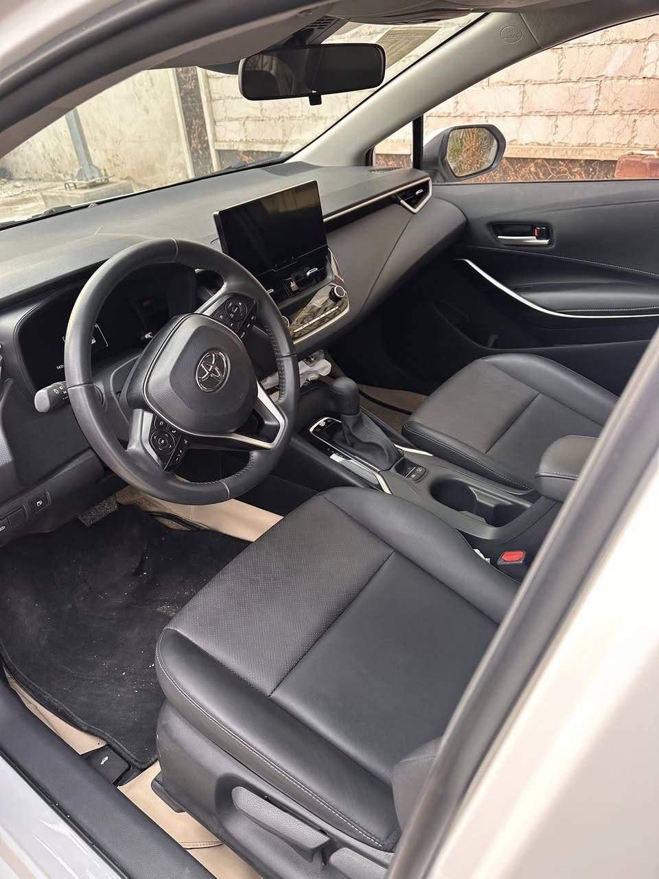 كورلا خليجي فول مواصفات فتحه وجلد وتحكمات وشاشه ٢٠٢٥ ماشيه ١٣ الف كيلو رقم بغداد بسمي مكفوله كفاله عامه عد الدعاميه الاماميه موضحها بالصوره بالجوانب مال الدعاميه شخوط ومصلحها والباقي كفاله رايدها ب ١٦٠ وبيها مجال غير موجود ع الفيس ***********
